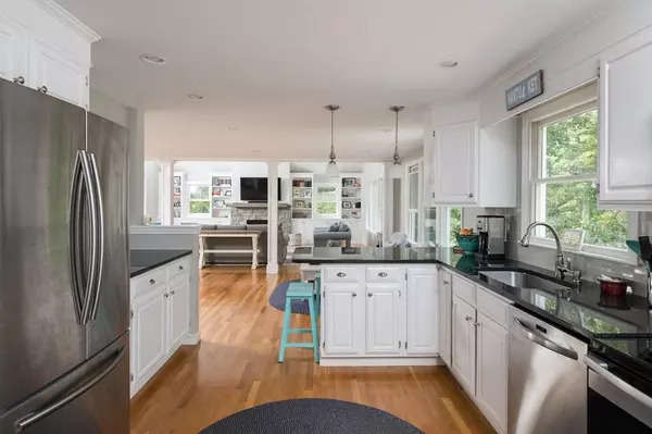 Cohasset, MA 02025,57 Ledgewood Dr