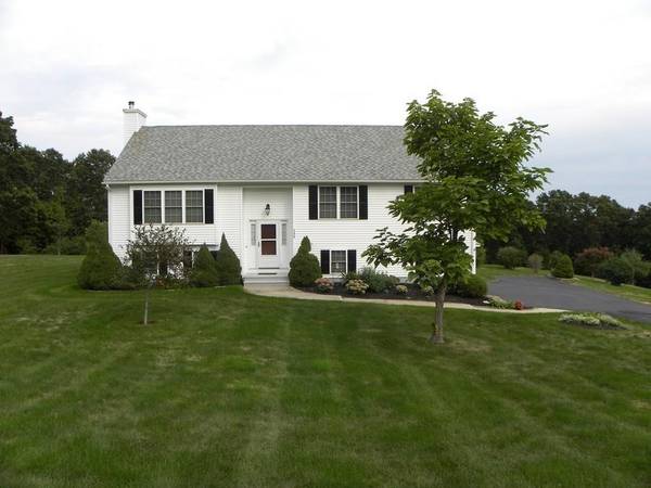 239 Dresser Hill Rd, Dudley, MA 01571