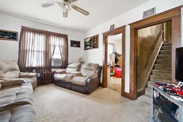 Springfield, MA 01104,78 Phoenix Ter