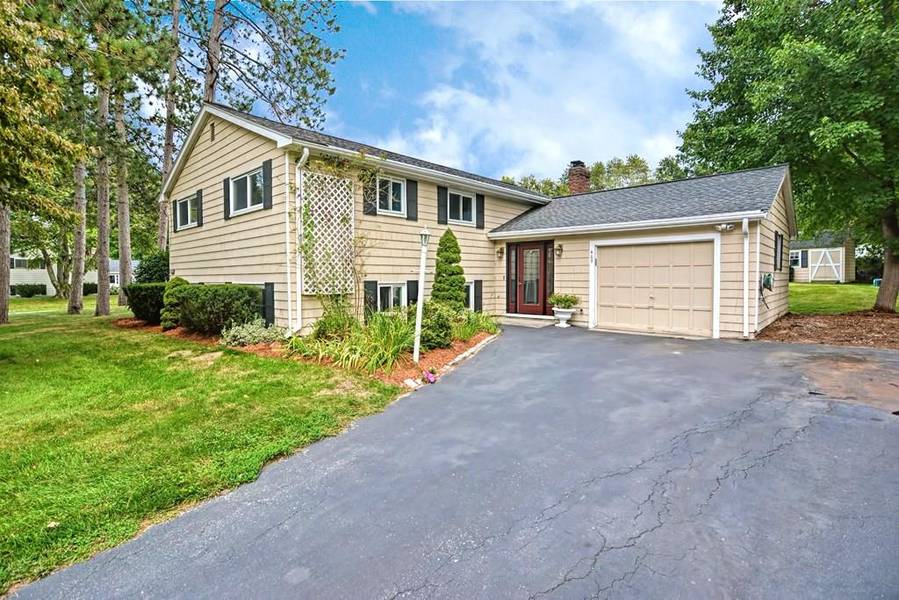 465 Underwood Street, Holliston, MA 01746