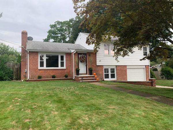 67 Linden, Seekonk, MA 02771