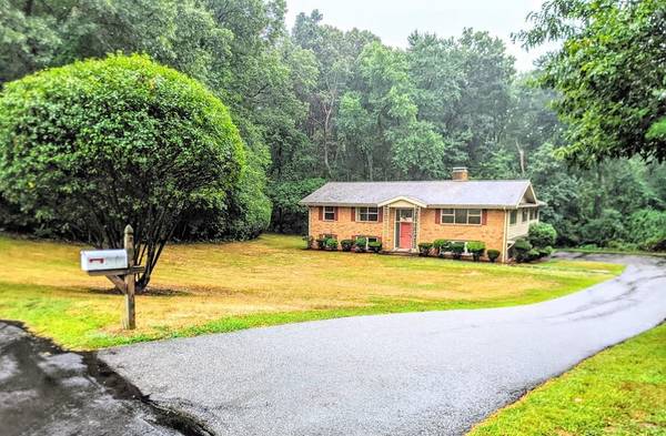 31 Fairlawn Ln, Lexington, MA 02420