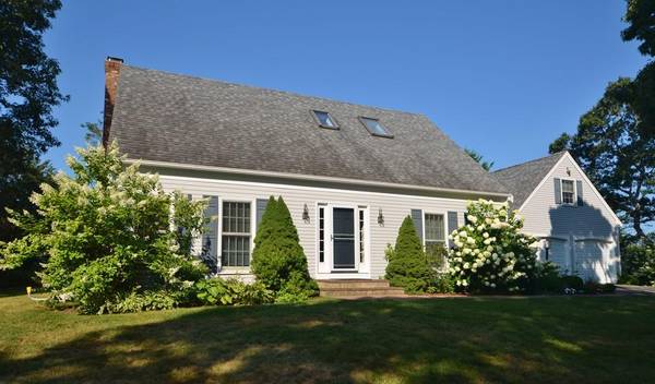 8 Bob White Lane, Falmouth, MA 02540