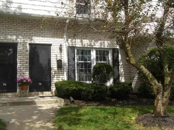 75 Plantation Dr #75, Agawam, MA 01001