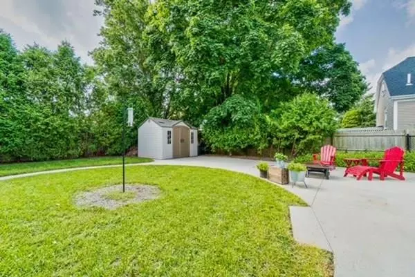 Acushnet, MA 02743,48 Slocum St