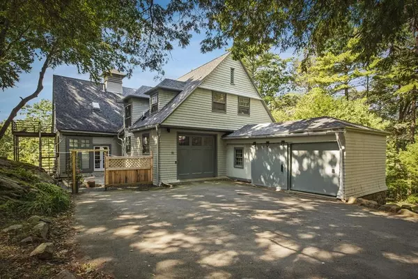 11 Highland Ave, Manchester, MA 01944