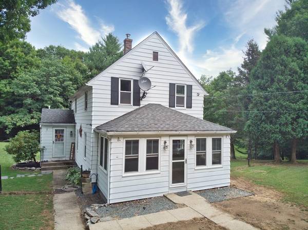 296 Redemption Rock Trl N, Princeton, MA 01541