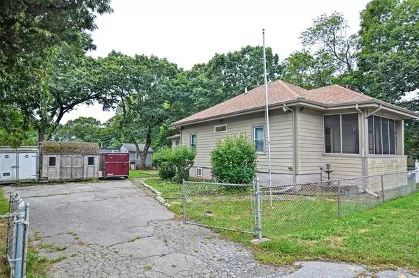 Acushnet, MA 02743,64 Pembroke Ave