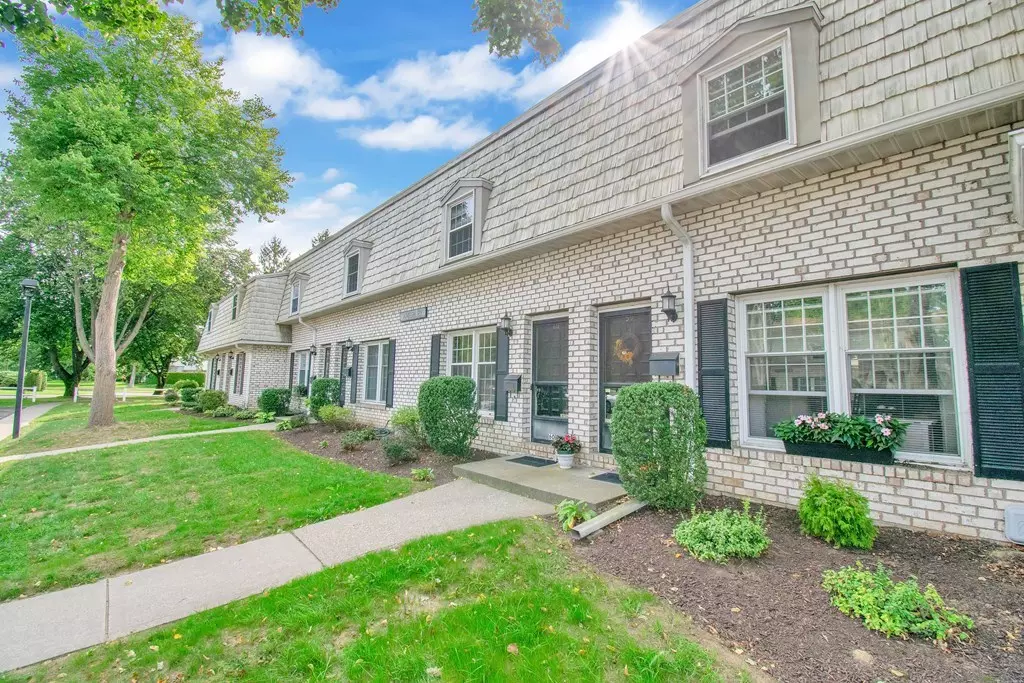 Agawam, MA 01001,60 Corey Colonial #60