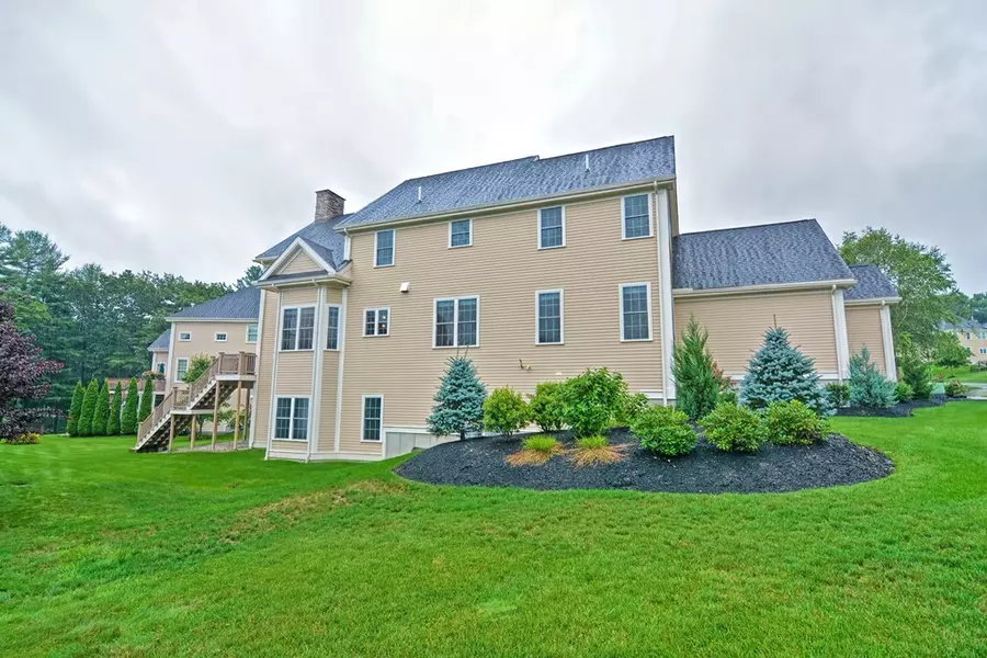 67 Clubhouse Way #67, Sutton, MA 01590