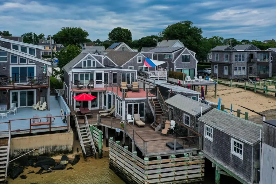 97 Commercial Street, Provincetown, MA 02657