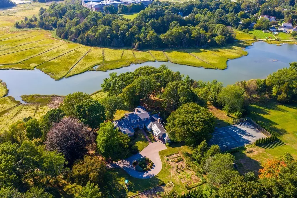 Duxbury, MA 02332,34 Sunset Road