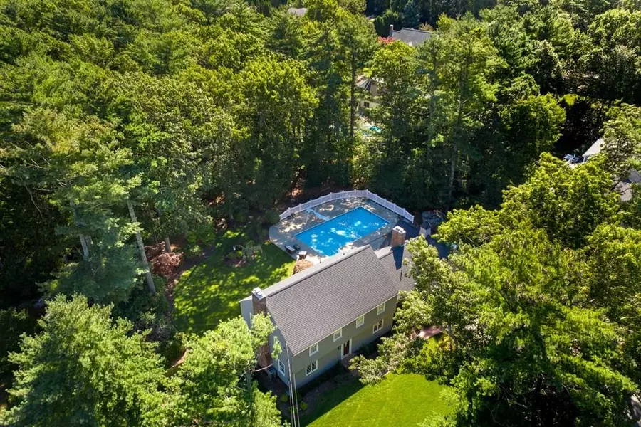 4 Deepwoods Drive, Mattapoisett, MA 02739