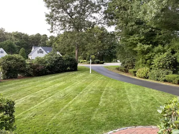 Barnstable, MA 02601,20 Myrica Ln