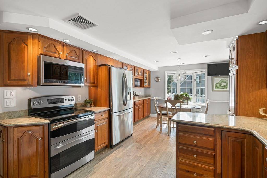 Wakefield, MA 01880,12 Keeling Rd