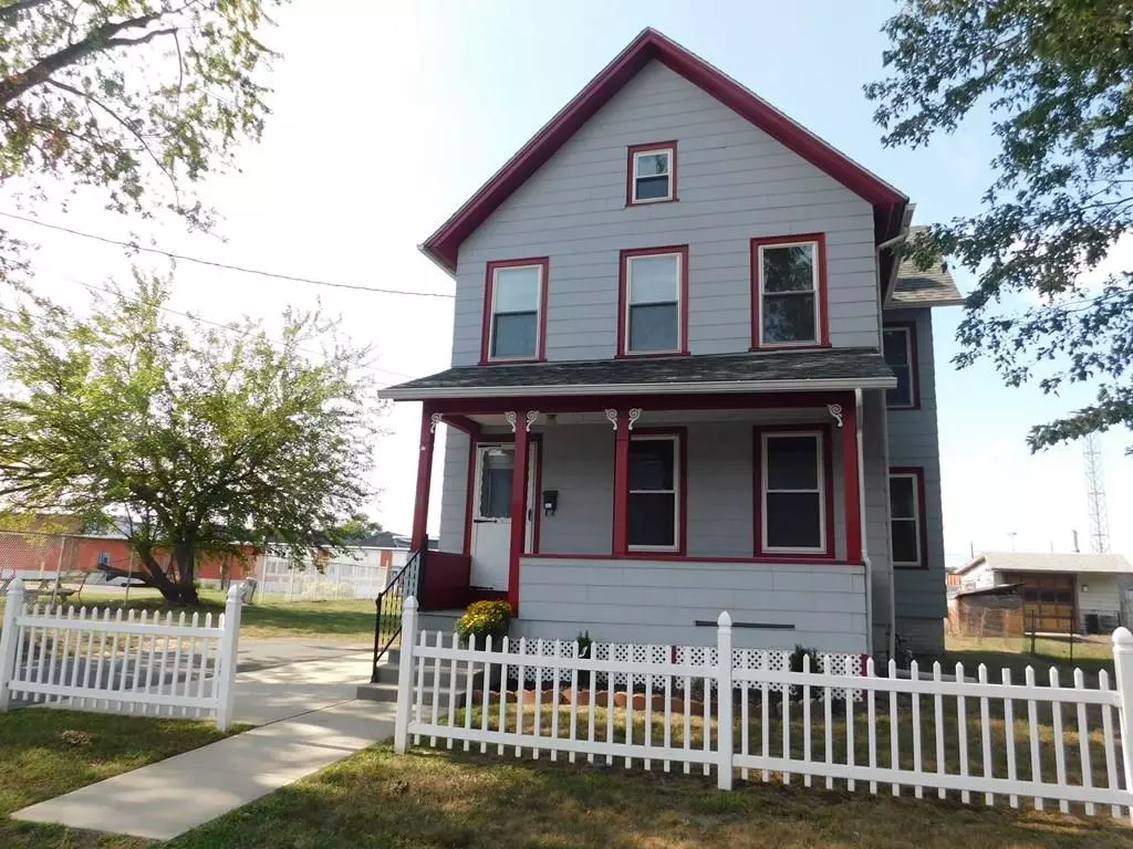 West Springfield, MA 01089,10 Lowell Avenue