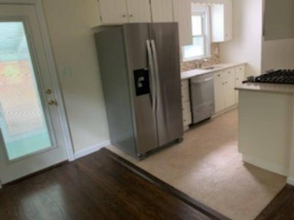 Wakefield, MA 01880,9 Holland Rd
