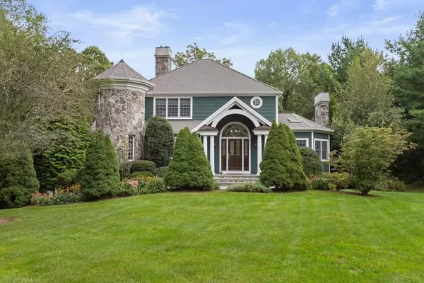 8 Beaumonts Pond Drive, Foxboro, MA 02035