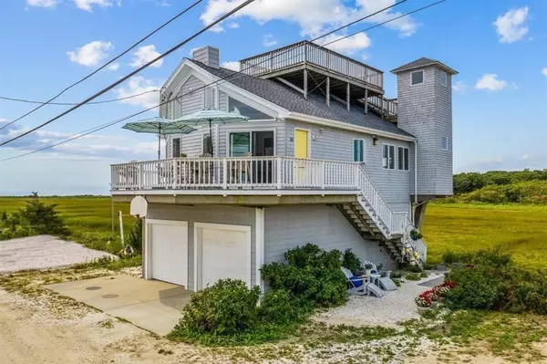 36 Cove Street, Mattapoisett, MA 02739