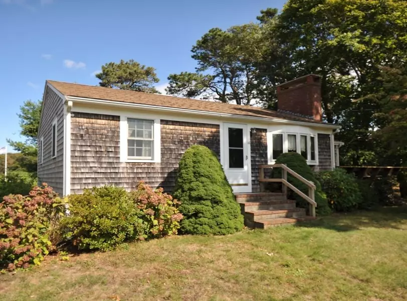 16 Spindrift Ln, Wareham, MA 02571