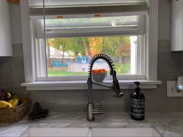 1018 Parker St, Springfield, MA 01129