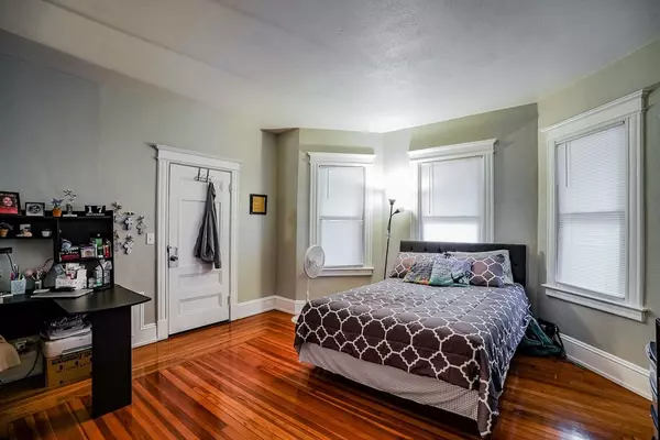 Springfield, MA 01109,96-98 Kenyon St