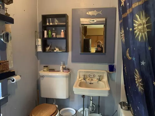 Rochester, MA 02770,128 Marion Rd