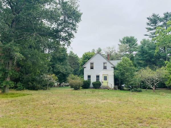 128 Marion Rd, Rochester, MA 02770