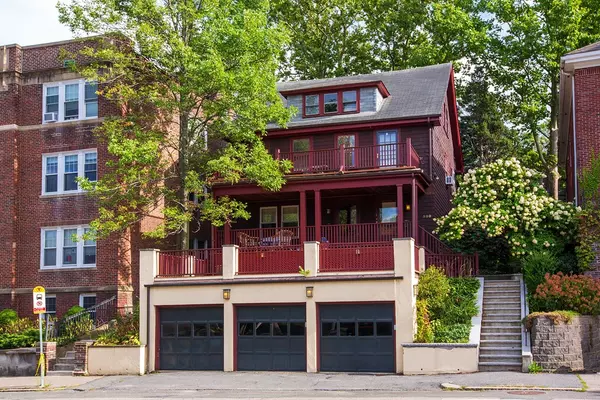 580 Washington St #2, Brookline, MA 02446