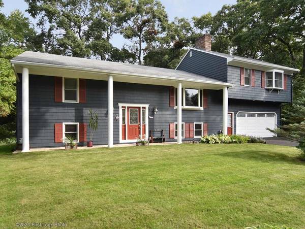 150 Cherry Hill Dr, Seekonk, MA 02771