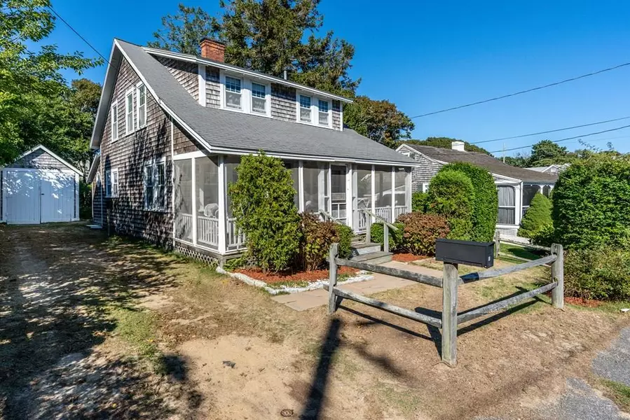 12 Northern Ave, Harwich, MA 02646