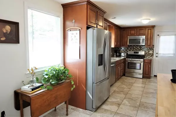 Millbury, MA 01527,21 Leslie Ln