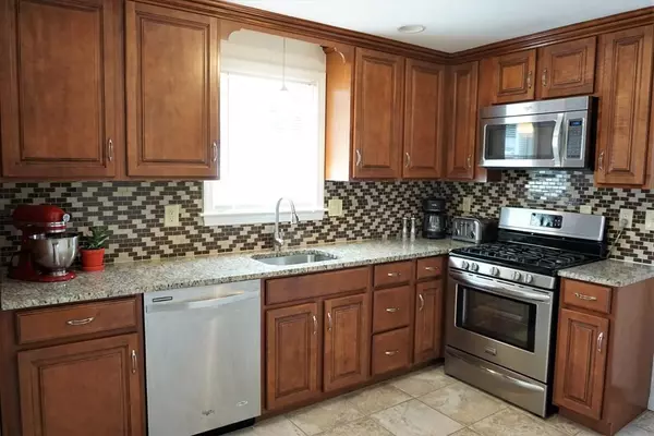 Millbury, MA 01527,21 Leslie Ln
