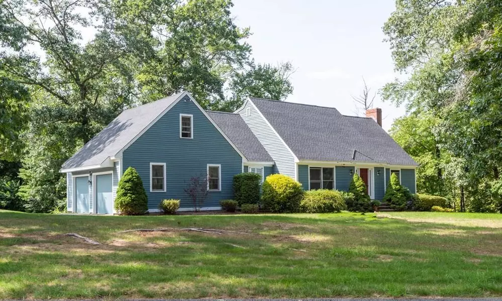 1 Fox Run Rd, Ipswich, MA 01938