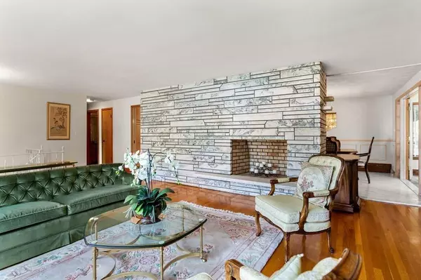 Saugus, MA 01906,7 Lindsay Terrace