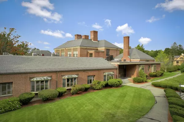 64 Highland Ave #2, Winchester, MA 01890