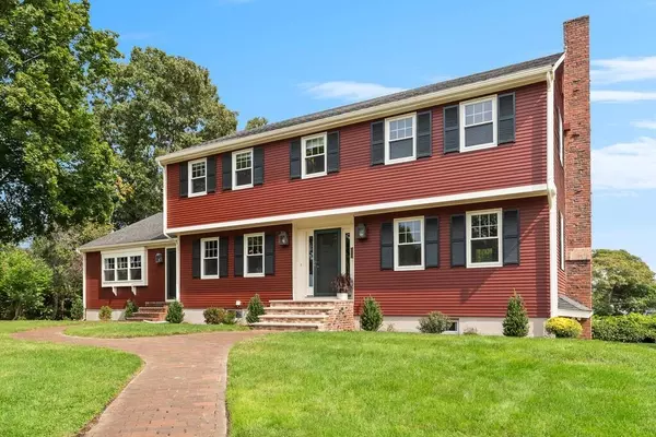 22 Towncrest Dr, Wakefield, MA 01880