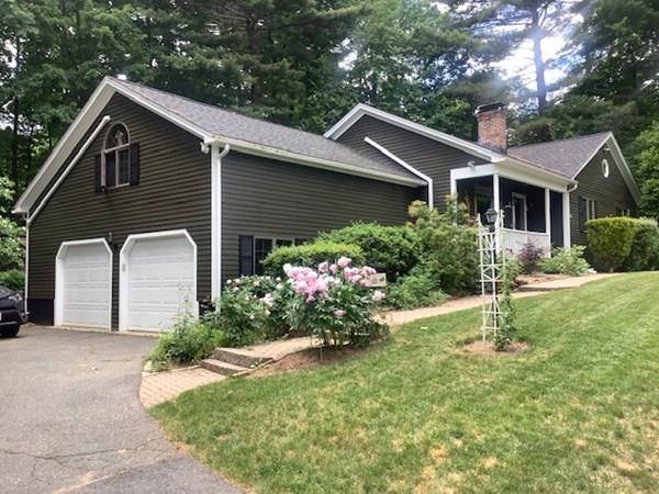 21 Collette Rd, Sturbridge, MA 01518