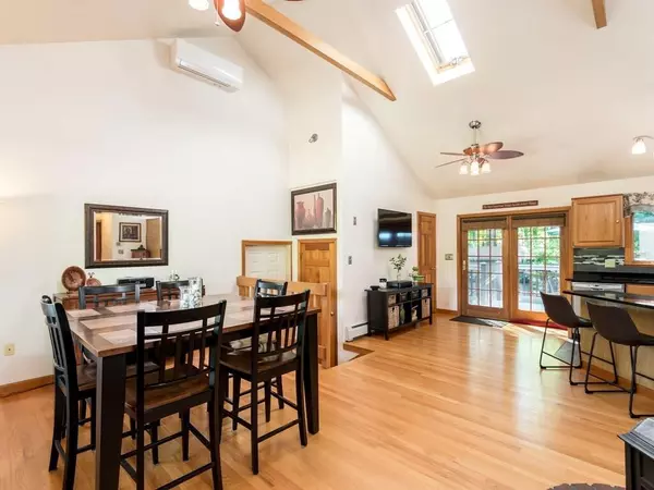 Sturbridge, MA 01518,21 Collette Rd