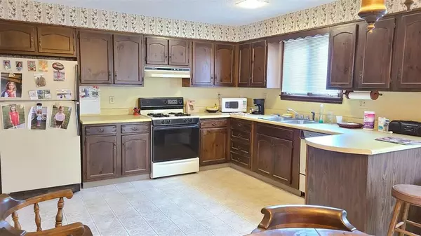 Acushnet, MA 02743,17 Brookside Dr