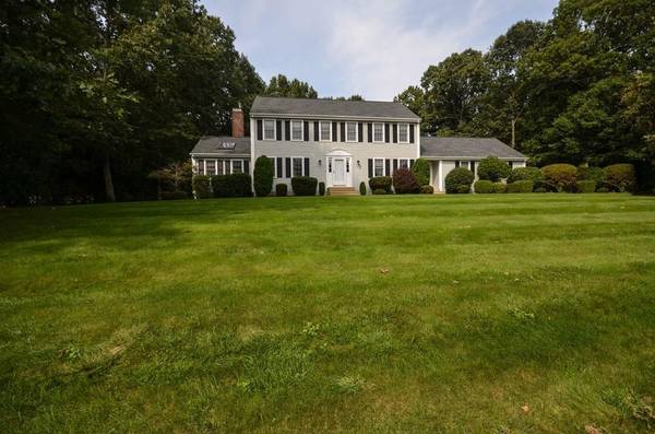 29 Wildflower Dr, Sutton, MA 01590