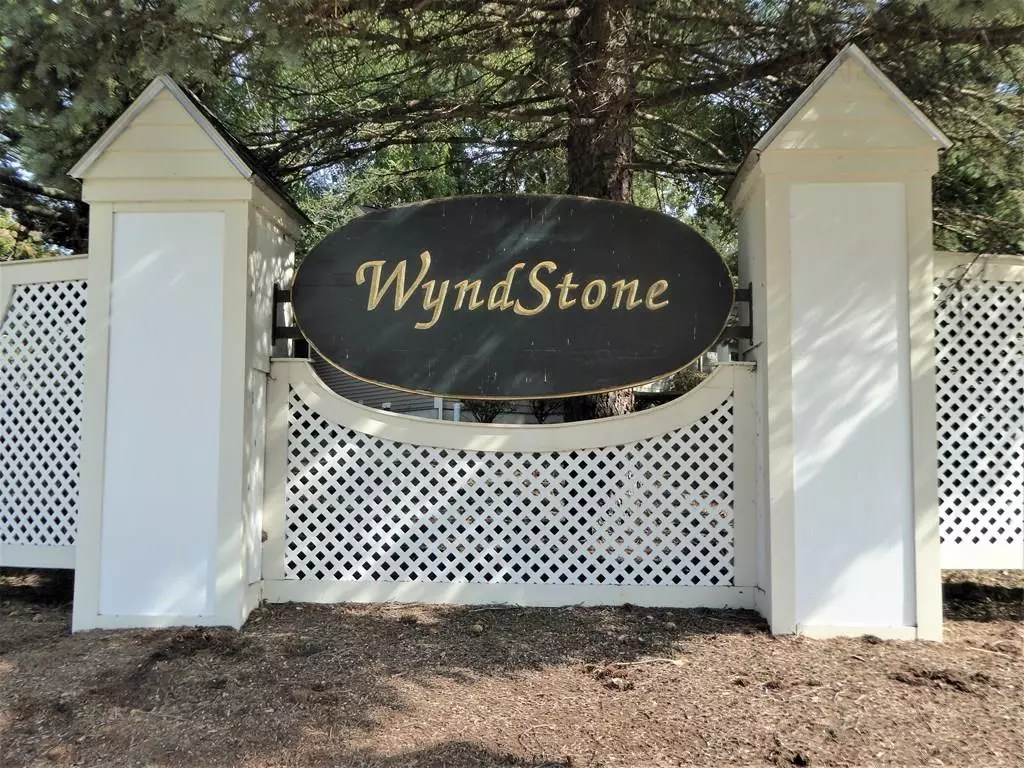 Framingham, MA 01701,8 Wyndstone Way