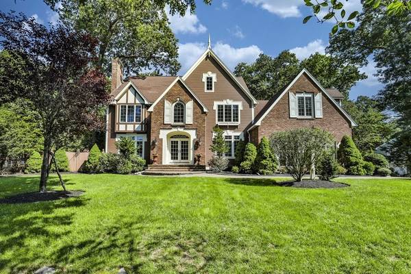 26 Apple Hill Lane, Lynnfield, MA 01940