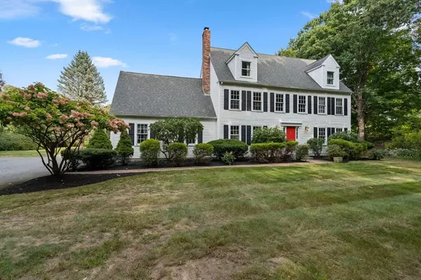 85 Ash St, Hopkinton, MA 01748