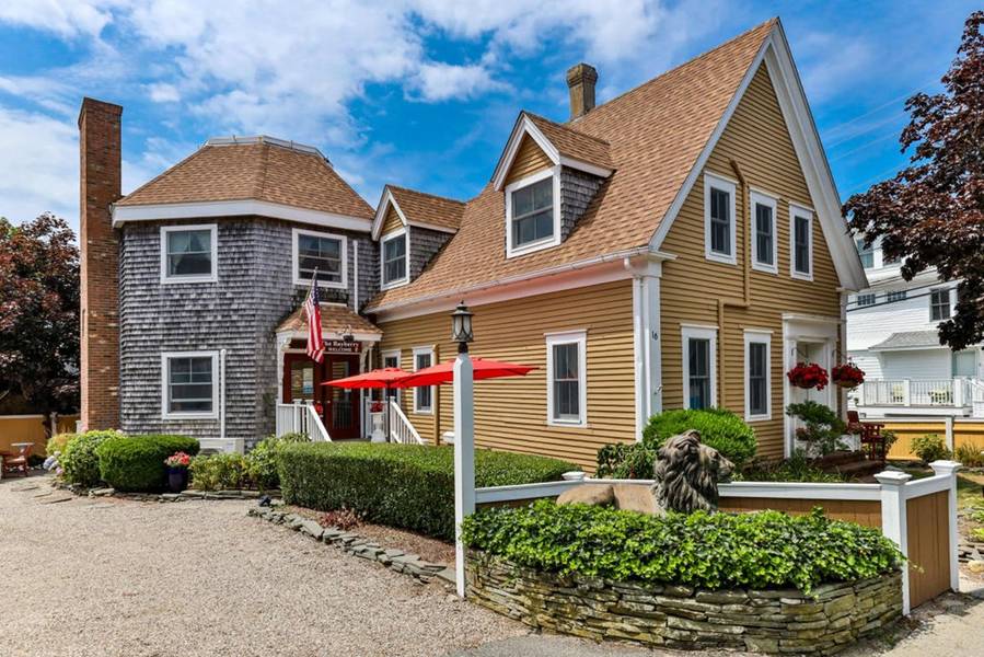 16 Winthrop St, Provincetown, MA 02657