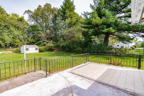 Agawam, MA 01001,19 Meadowbrook Rd