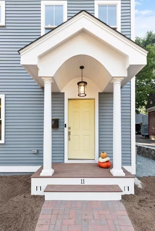 11 Brown Pl, Woburn, MA 01801