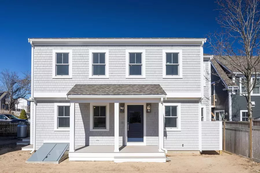 32 Bradford Street #Free-stand, Provincetown, MA 02657