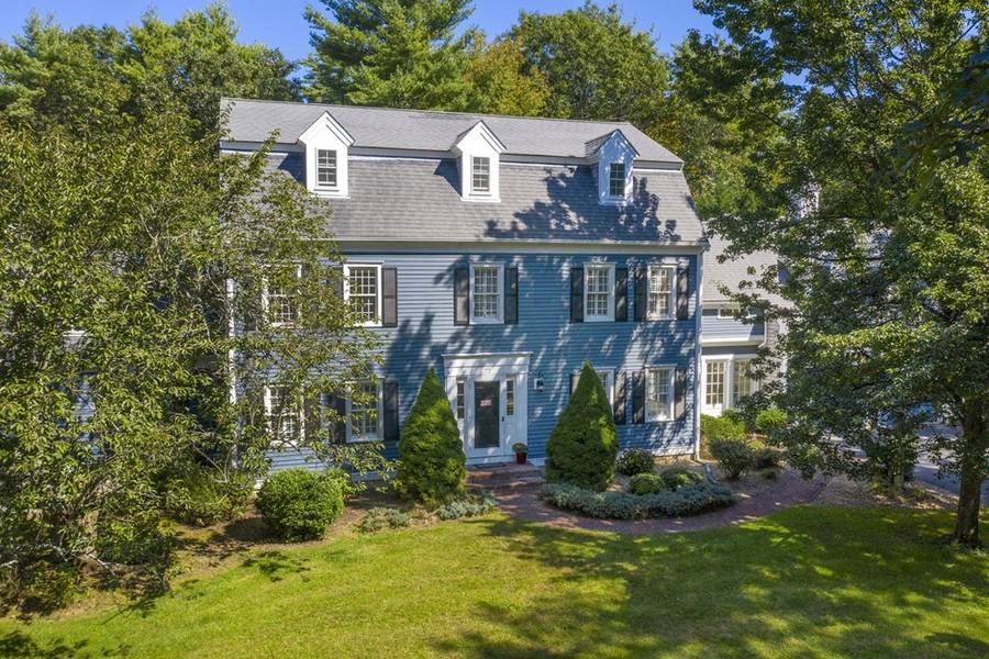 72 Forest St, Duxbury, MA 02332