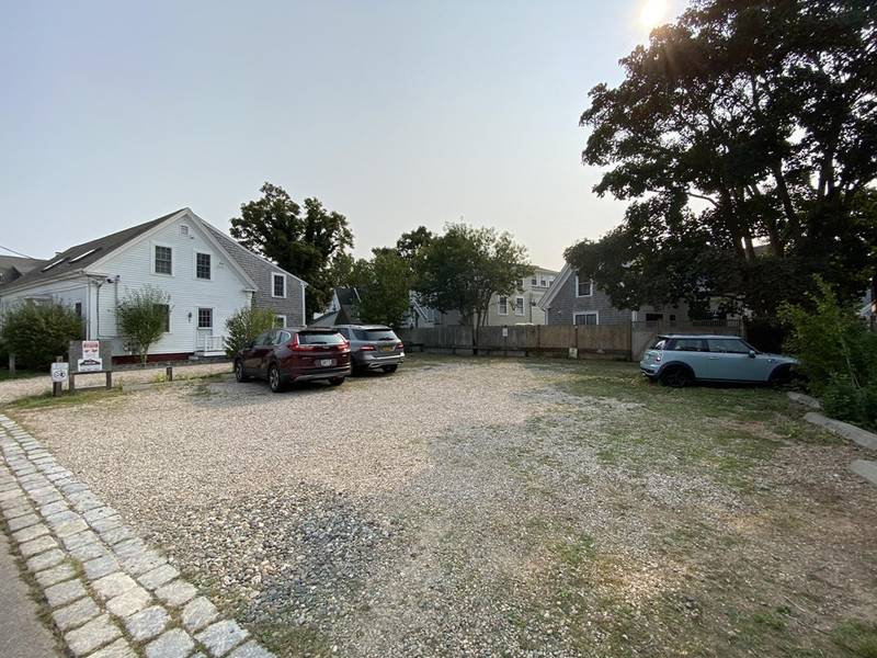 10 Law St, Provincetown, MA 02657